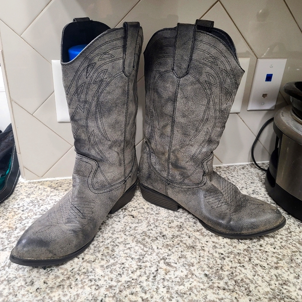 ***VINTAGE** WOMENS COWBOY 🤠 BOOTS 👢 🎶 ♥️ SIZE 10